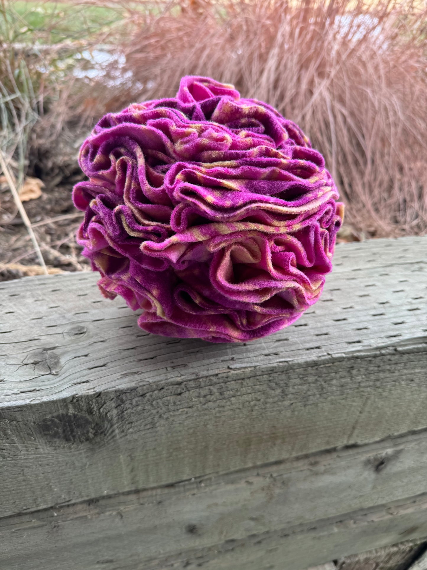 Star dust snuffle ball