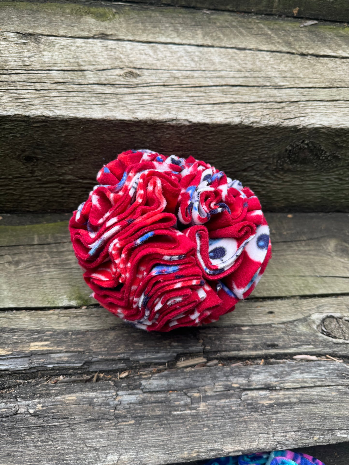 Firework snuffle ball